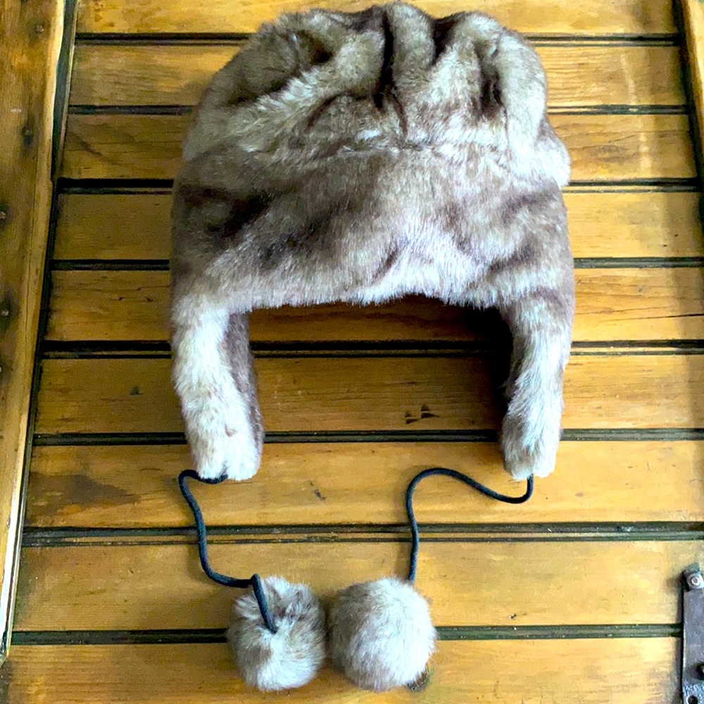 . Brand new faux fur hat!